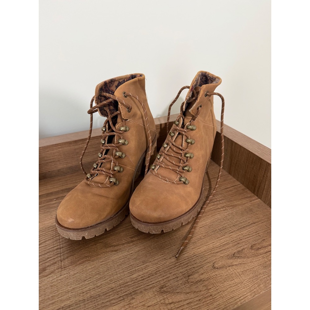 Korks Women Tan Brown Lace Up Block Heel Ankle Boots Lug Sole 7.5M KR0009916